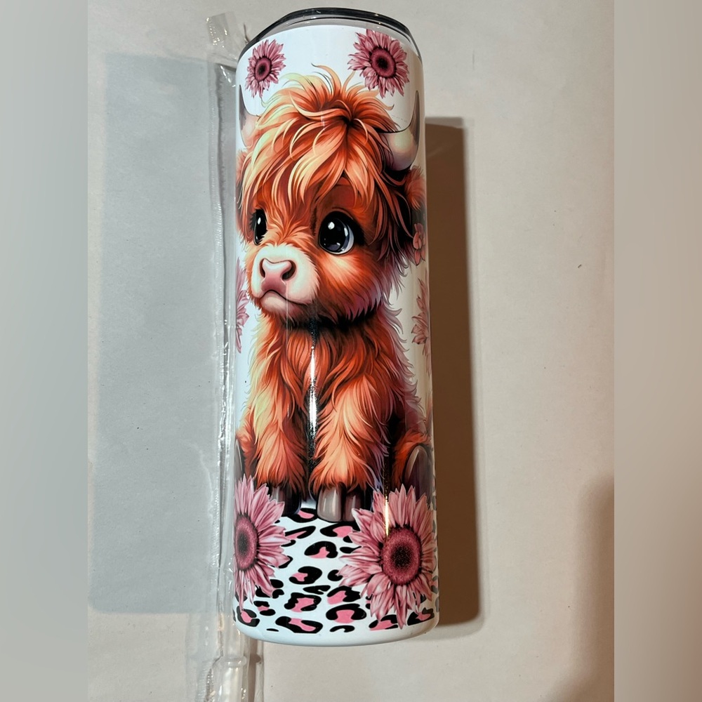 HOGG brand Highland Cow Tumbler with Floral Design 20oz. New In Box